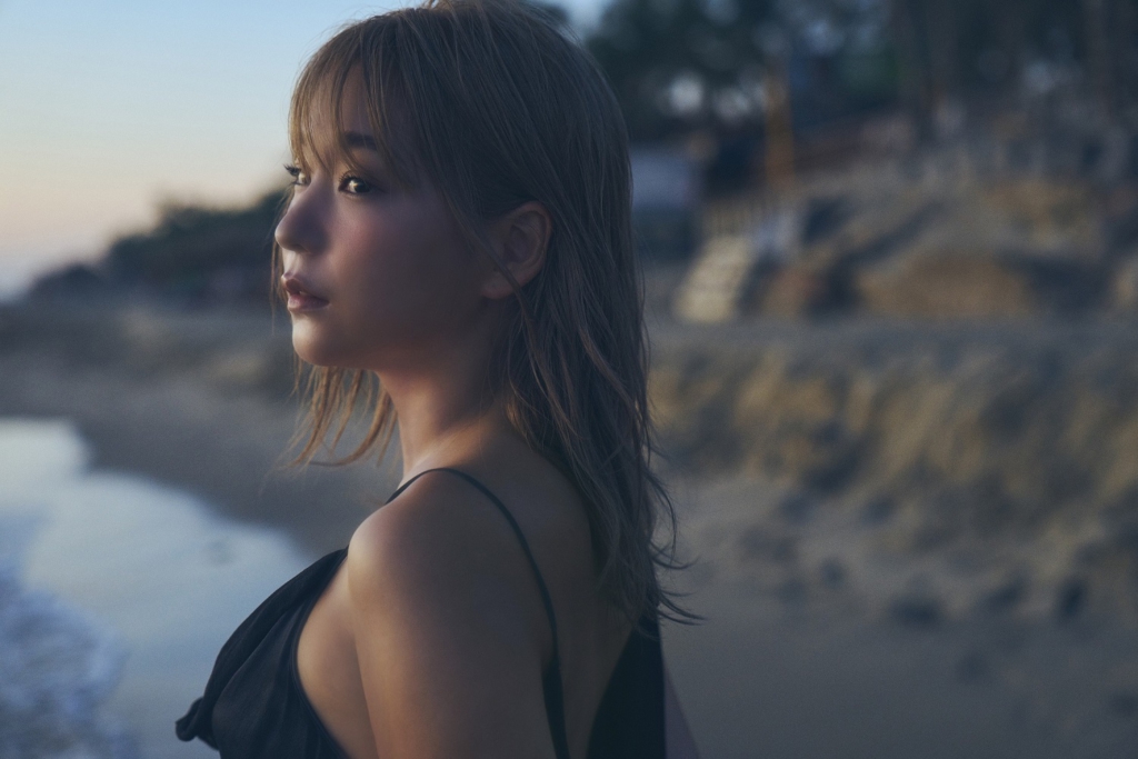 10月15日（日）高槻かなこ1st写真集（仮）発売記念オンラインサイン会